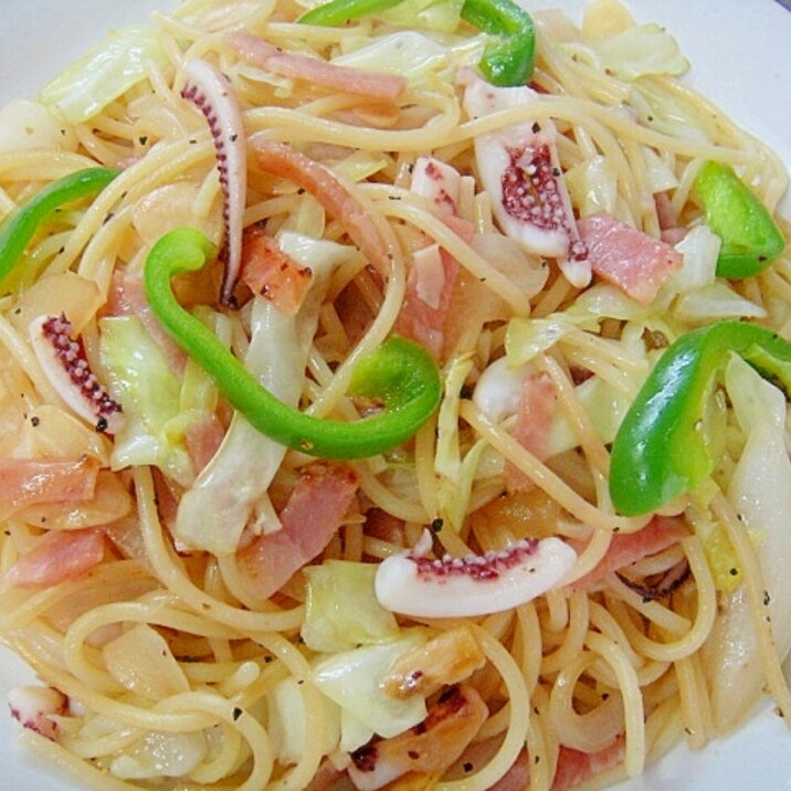 イカゲソとキャベツベーコンのパスタ